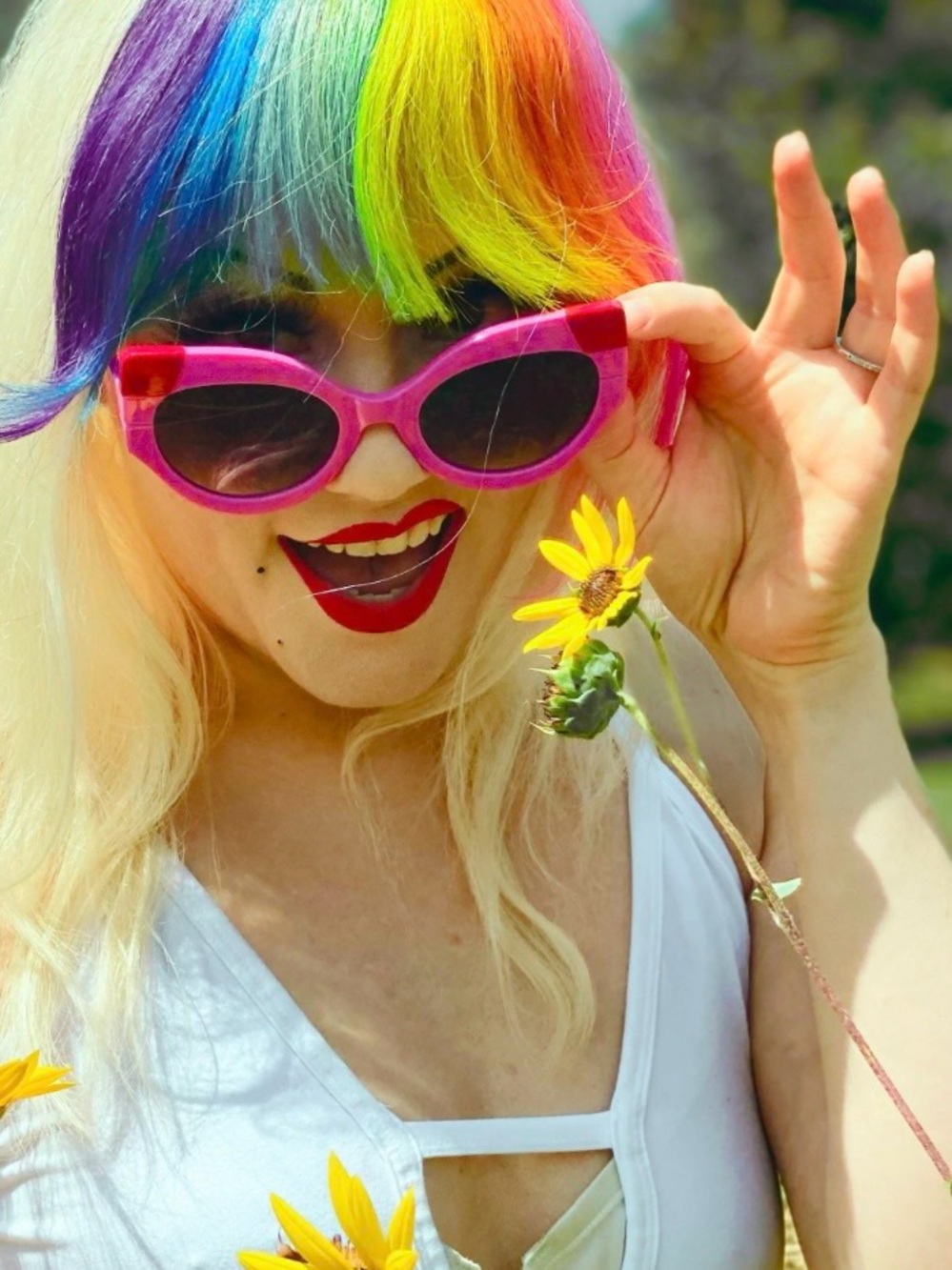 Pink Cat-Eye Sunglasses with Red Corners | Retro UV400 Statement Shades - Picture 2 of 8